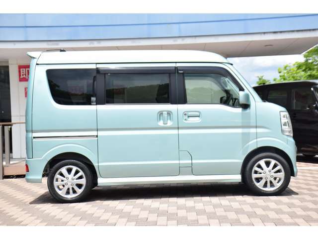 ●SMSでリモート商談用URLを送信させていただきLIVE動画にてお車を確認頂きます！当店からのライブ映像をみながら商談させていただきます。ご相談をしながらでのお見積もりもその場で御提示させて頂きます。