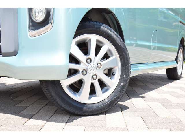 ●全車AIS査定の導入を実施しており、車両を評価するにあたり、外装や内装はもちろんのこと、機関・機構系や骨格にまで至り最大324項目を検査しています。