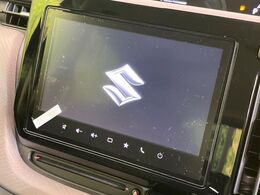 【メーカー純正ナビ】インテリアに溶け込むスタイリッシュな「専用設計」メーカーナビを装備♪視認性や操作性など基本性能にも優れ、より上質なカーライフをお楽しみいただけます。