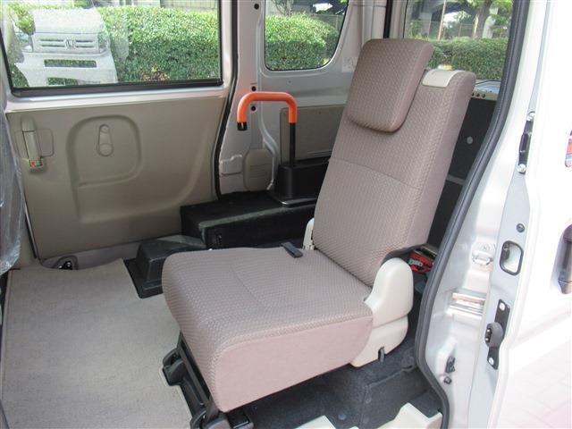 セカンドシート補助シート付です☆☆ホンダオートディーラーホンダ専門店♪TEL06-6744-2222☆