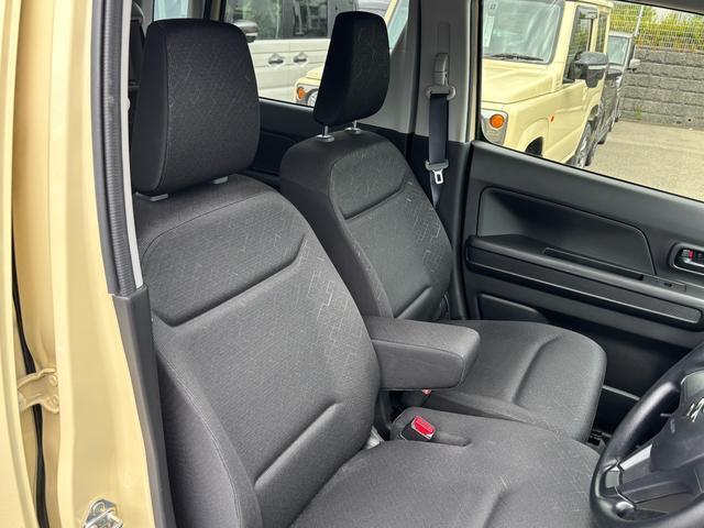 機能性とくつろぎを両立するフロントベンチシート！アームレスト付きでさらに快適！