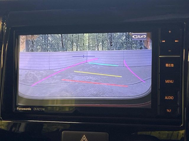 【バックカメラ】駐車時に後方がリアルタイム映像で確認できます。大型商業施設や立体駐車場での駐車時や、夜間のバック時に大活躍！運転スキルに関わらず、今や必須となった装備のひとつです！