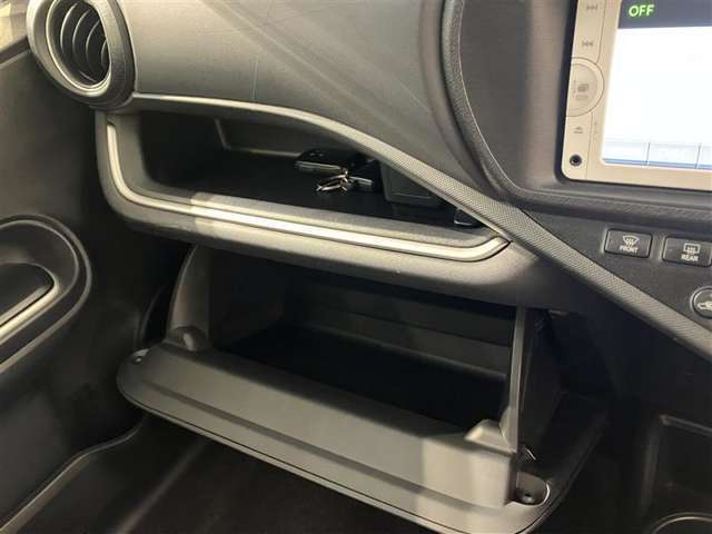 車検証や取扱説明書を入れるのにご活用ください！