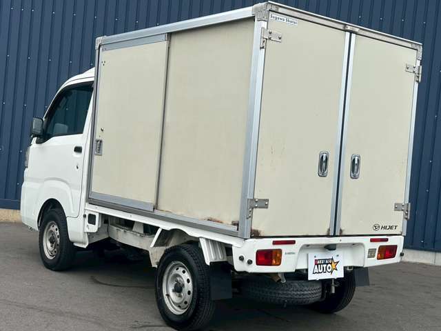 お車でお越しの方は千葉北インター降りて直ぐの国道16号線沿いにあります！