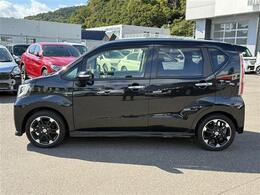 ターボ4WD　 ナビTV ブルートゥース　バックカメラ スマートキー　スペアキー　スマートアシストカメラ