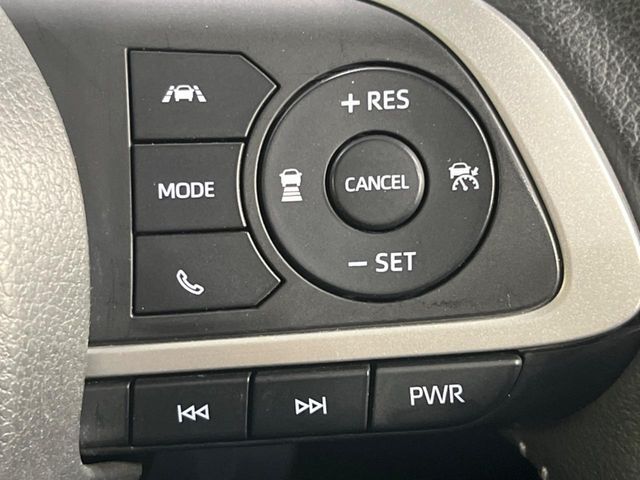 【レーダークルーズコントロール】高速道路での長距離走行が楽に！！自動で速度を保つクルーズコントロールが、衝突軽減システムと連携し、前方の車両を感知して車間を保つように速度調節してくれます！！