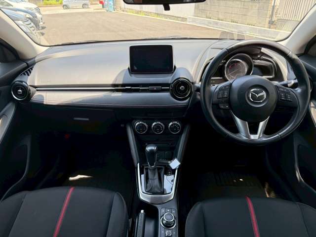 この度は、当社のお車をご覧頂き誠にありがとうございます。お車の状態や、装備の詳細はご連絡ください。担当者がご案内させていただきます。