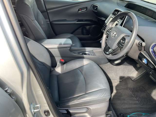 シートリフター付きですので座面の高さが調整できます