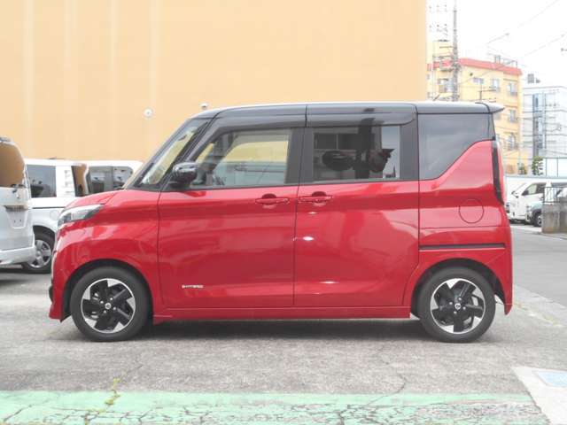 両側パワースライドドアで乗り降りラクラクです！インテリキーからも開閉出来ます！