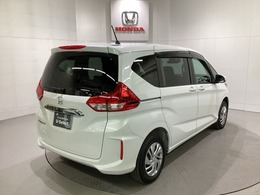 Honda認定中古車 U-Selectは3つの安心をお約束します。　1　Hondaのプロが整備した安心。 2　第三者機関がチェックした安心。　3　購入後もHondaが保証する安心。