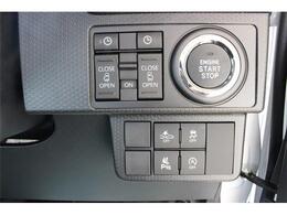 パーキングセンサー付で、車庫入れも駐車もラクラクです。