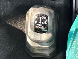 4WDのお車ですので、雪道でも安心です♪降雪地地域にお住まいの方以外にも、ウィンタースポーツが趣味の方や降雪地域へ帰省される機会がある方にもおすすめ！