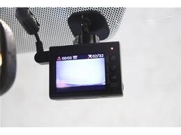 今では当たり前の装備となっているドライブレコーダーです！