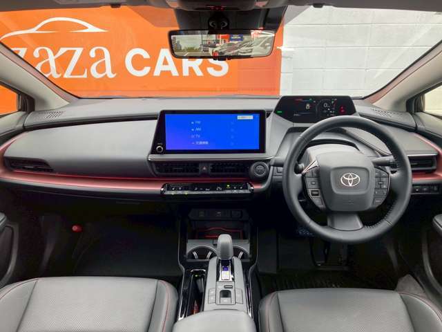 まとまりのあるインパネデザイン。各種のスイッチ類も使いやすい位置に配置され、快適な操作環境を提供します！