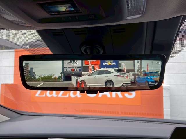純正ドラレコ機能付きデジタルインナーミラー搭載です。