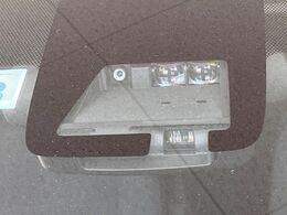 【トヨタセーフティセンス】走行中に前方の車両等を認識し、衝突しそうな時は警報とブレーキで衝突回避と被害軽減をアシスト。より安全にドライブをお楽しみいただけます。