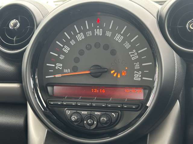 アナログでお洒落な丸型スピードメーターです♪