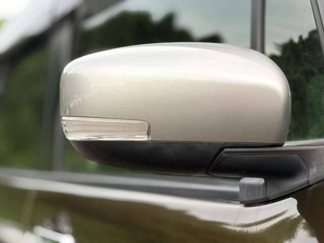 「ウインカーミラー」　見た目だけでなく、対向車からの視認性向上につながって安全度もアップ☆