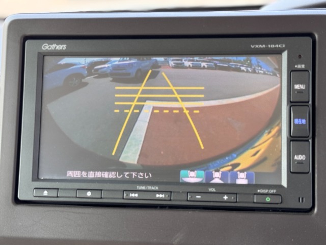Honda純正ならではの見やすいバックカメラを装着しております◎駐車時の安心感が高まりますね！