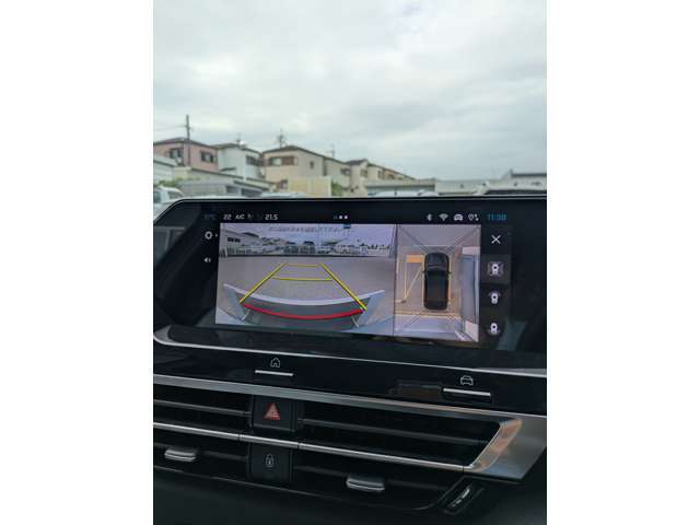 フロントカメラ、バックカメラで180°写せます。