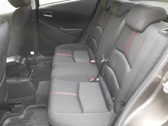 WECARSでは各商談席に大型モニターをご用意しております！見やすい大画面でゆったりと全国の在庫をご覧いただけます！是非ご来店お待ちしております！