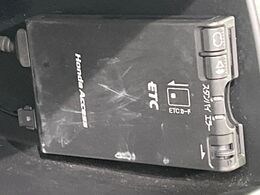 【ETC】高速道路の料金所をストレスなく通過！話題のスポットやサービスエリアに多い「スマートIC」利用時は必須のアイテムです。当店でセットアップを実施、ご納車当日からすぐにご利用いただけます！