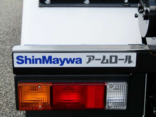 新車保証をお付けして御納車しますので、引渡後は地元のふそうディーラーでアフターサービスを受けられます☆