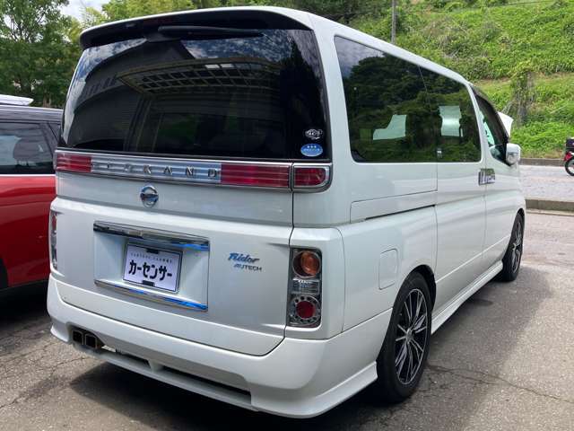 展示場には魅力的なお車がたくさんありますので楽しい車選びができます！