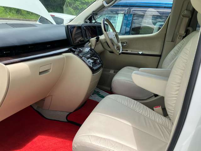 軽トラックからベンツまで！車のことならお任せ下さい！