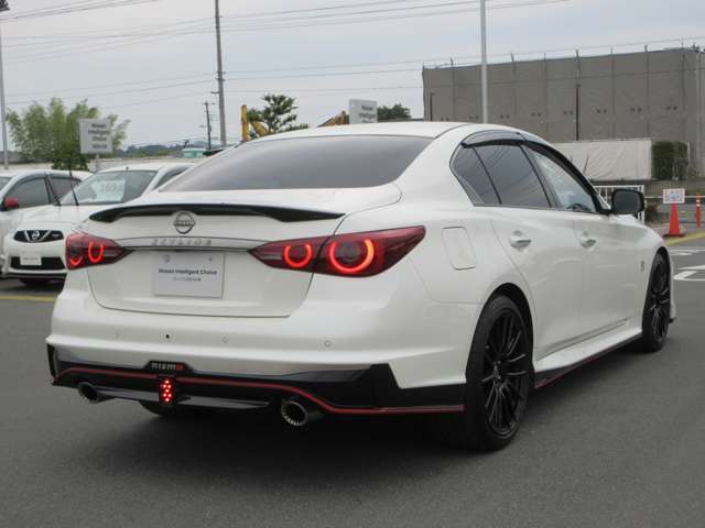 高性能タイヤにあわせて最適化されたNISMO専用サスペンションチューニング