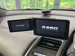 【純正ナビ】人気の純正ナビを装備しております。ナビの使いやすさはもちろん、オーディオ機能も充実！キャンプや旅行はもちろん、通勤や買い物など普段のドライブも楽しくなるはず♪