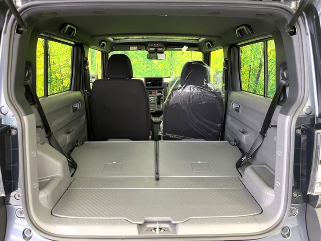 普段のお買い物や通勤、送迎等に十分な荷室スペースを確保しております。セカンドシートを倒すと、大きな荷物の積載も可能です♪