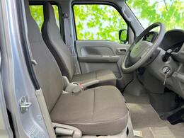 「この車の写真をもっと見たい」「状態が気になる」「この装備はついている？」どんな小さな疑問でもお気軽にお問い合わせください！