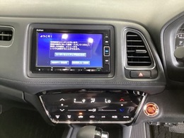 ナビゲーションはフルセグTV、インターナビ対応のGathers純正メモリーナビを搭載しています。Bluetoothオーディオ機能がありますので、スマートフォンなどの音楽も再生できます。