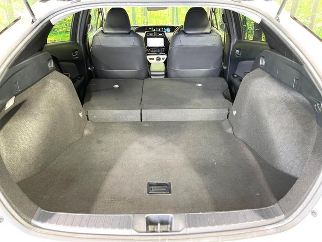 普段のお買い物や通勤、送迎等に十分な荷室スペースを確保しております。セカンドシートを倒すと、大きな荷物の積載も可能です♪