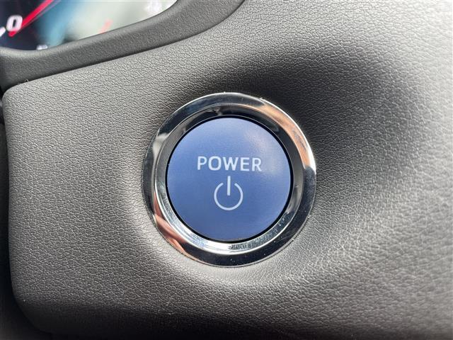 【スマートキー・プッシュスタート】鍵を挿さずにポケットに入れたまま鍵の開閉、エンジンの始動まで行えます。