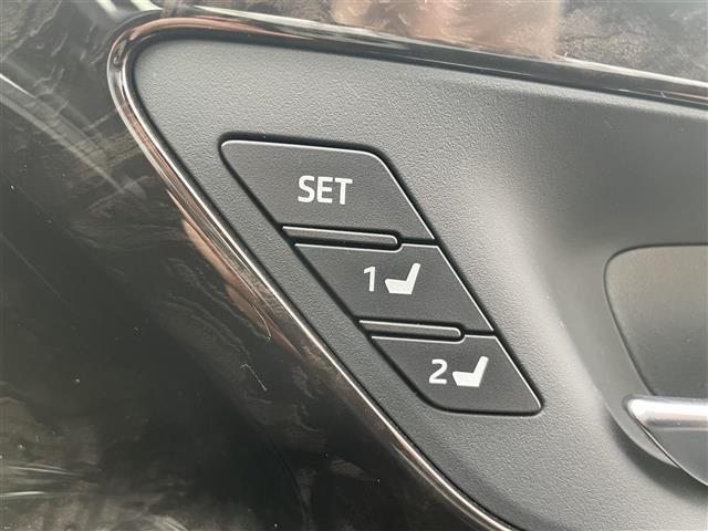 【　メモリー付パワーシート　】シートポジションがしっかり決まると、運転操作が楽になりますね♪微調整が可能なので、様々なシーンでも活躍できます。