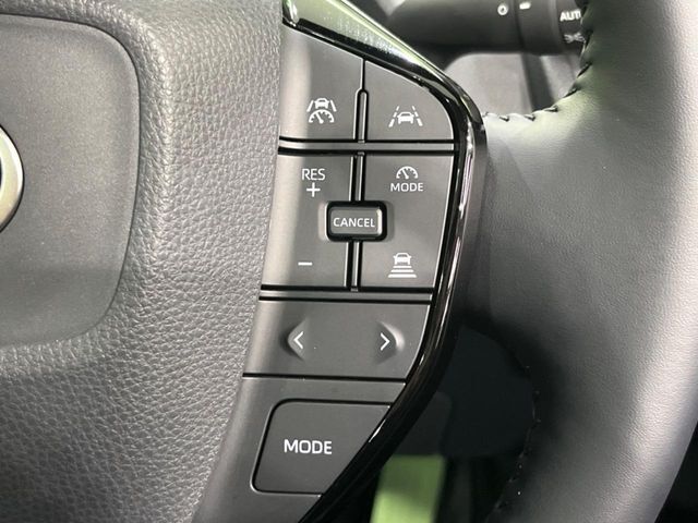 【レーダークルーズコントロール】高速道路での長距離走行が楽に！！自動で速度を保つクルーズコントロールが、衝突軽減システムと連携し、前方の車両を感知して車間を保つように速度調節してくれます！！