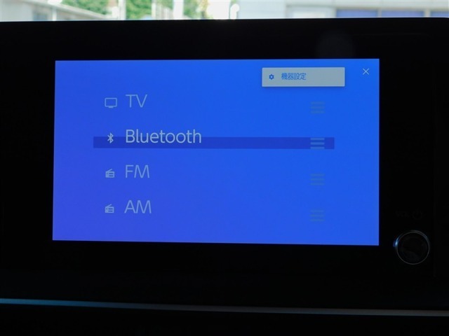 フルセグやBluetoothオーディオ再生機能付き