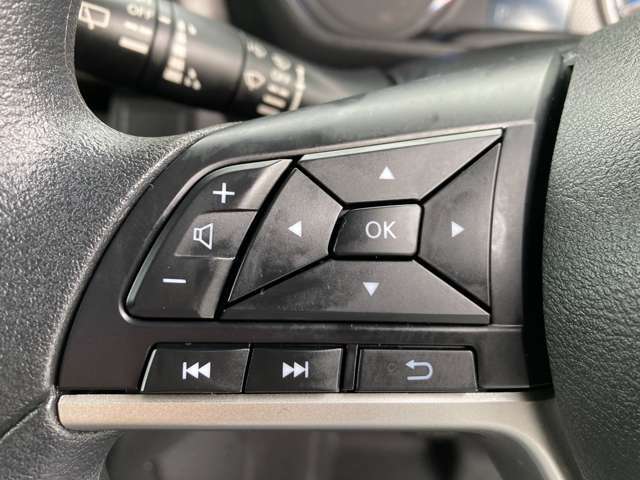 各種スイッチ類です。