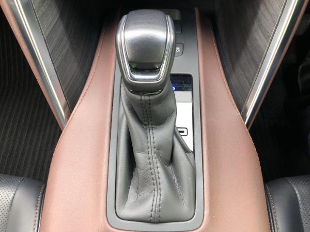 国産車から輸入車まで多様なお客様のニーズのお応えできるように、全国規模で豊富な在庫展開！車のことならWECARSへ！