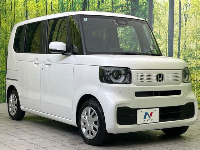 大好評のボディコーティング「弾スプラッシュコート」もご納車までに施工可能。通常のガラスコートと異なる、耐久年数6年の無機質ガラスコーティングが、ボディをキレイな状態に保ってくれます。