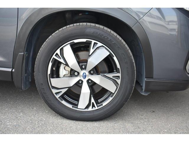 純正18インチアルミホイール付タイヤサイズは225/55R18