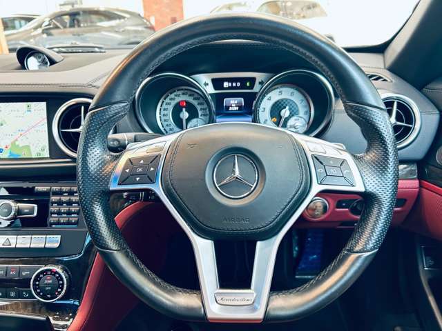 安心してカーライフを始めていただく事ができるよう、納車前にディーラー整備工場もしくは熟練メカニックが在籍する整備工場にて点検を行ない、必要な整備を実施致します。