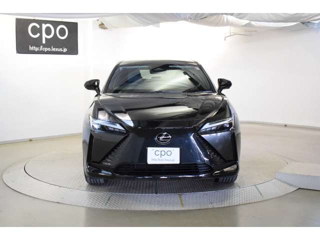 こちらのお車は、CPO（Certified Pre-Owned＝認定中古車）となります。厳しいレクサス基準をクリアした認定中古車をさします。