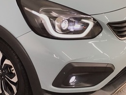 【LEDヘッドライト】ディスチャージヘッドライト（HID）と同等の明るさで、夜道や雨天走行が明るく視界良好！！　フォグライトも装備で、安心感さらにUPです♪安心ドライブを楽しんで下さい♪