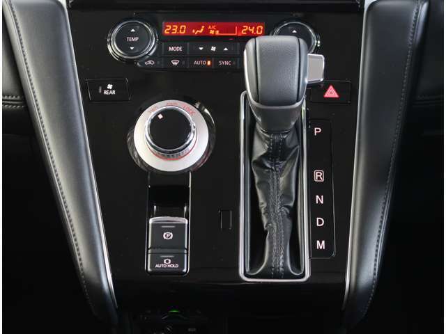 お車の保証修理及びメンテナンスは、全国の三菱ディーラーネットワークでお受け頂けます。
