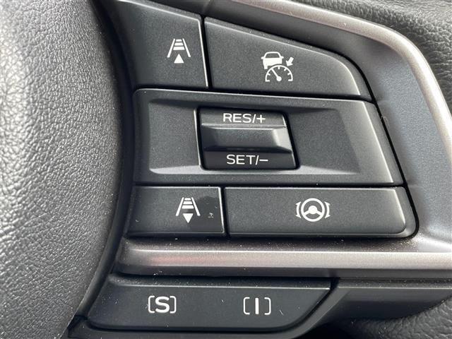 気になる車はすぐにお問い合わせください！画面右側の0066から始まる無料ダイヤルからお問い合わせ下さい！専門スタッフがお車のご質問にお答えいたします！