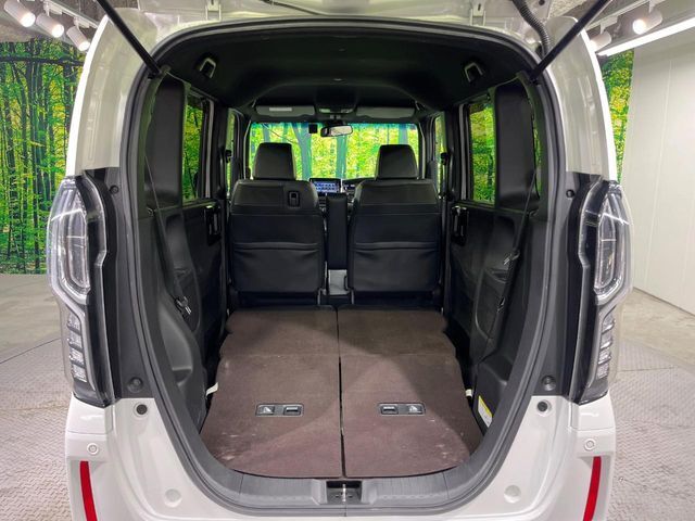 普段のお買い物や通勤、送迎等に十分な荷室スペースを確保しております。セカンドシートを倒すと、大きな荷物の積載も可能です♪