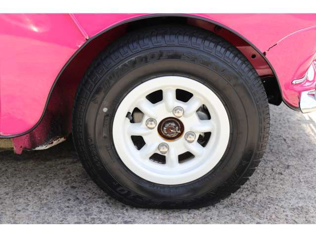 現車を直接確認できないお客様の為に現車を隅々まで把握しその撮影を行っております。もし確認のために撮影して欲しい箇所などのご希望が御座いましたらお気軽にお申しつけ下さい！